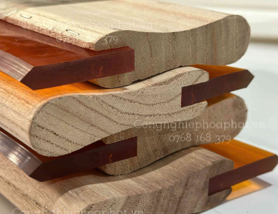 Dao Gạt Mực Đầu Nhọn – Giải Pháp In Sắc Nét Cho Xưởng In Lụa Công Nghiệp