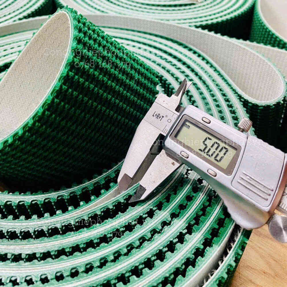 dây băng tải PVC gai xanh mặt nhám chống trượt