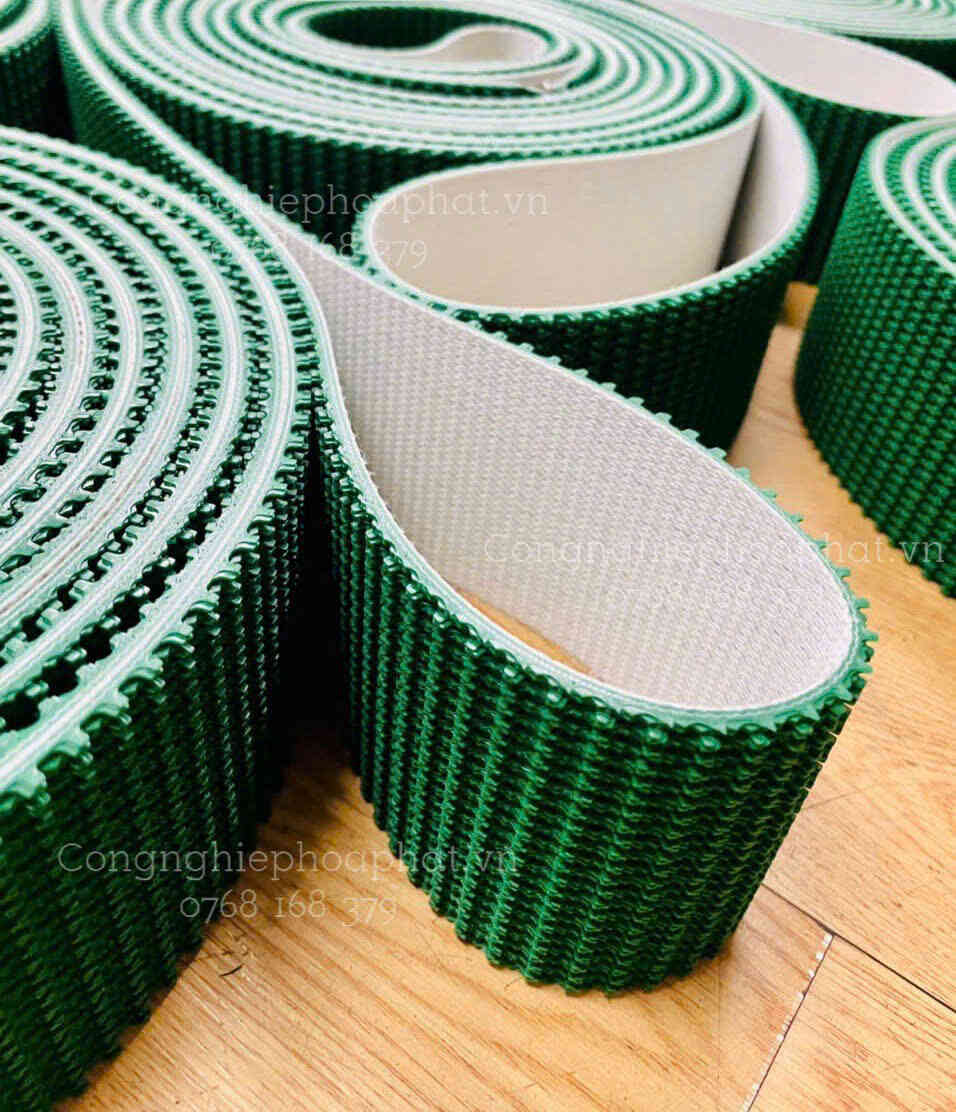 băng tải PVC gai xanh theo yêu cầu cho nhà máy tại Dĩ An