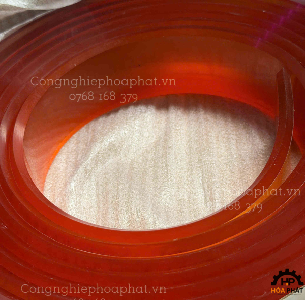 Thanh cao su gạt mực đầu nhọn – Giải pháp in lụa sắc nét, ổn định và chính xác