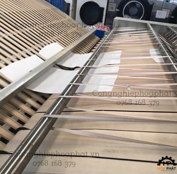 Băng tải nỉ 5mm ngành giặt ủi