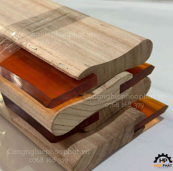 Dao Gạt Mực Đầu Nhọn – Giải Pháp In Sắc Nét Cho Xưởng In Lụa Công Nghiệp